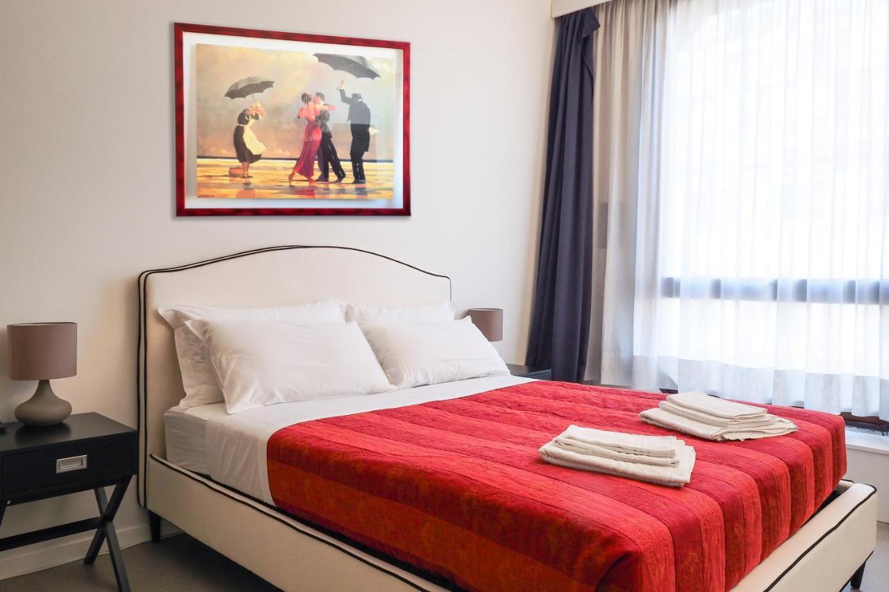 Duomo Luxury Apartment - One Bed มิลาน ภายนอก รูปภาพ