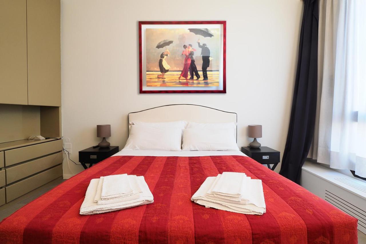 Duomo Luxury Apartment - One Bed มิลาน ภายนอก รูปภาพ