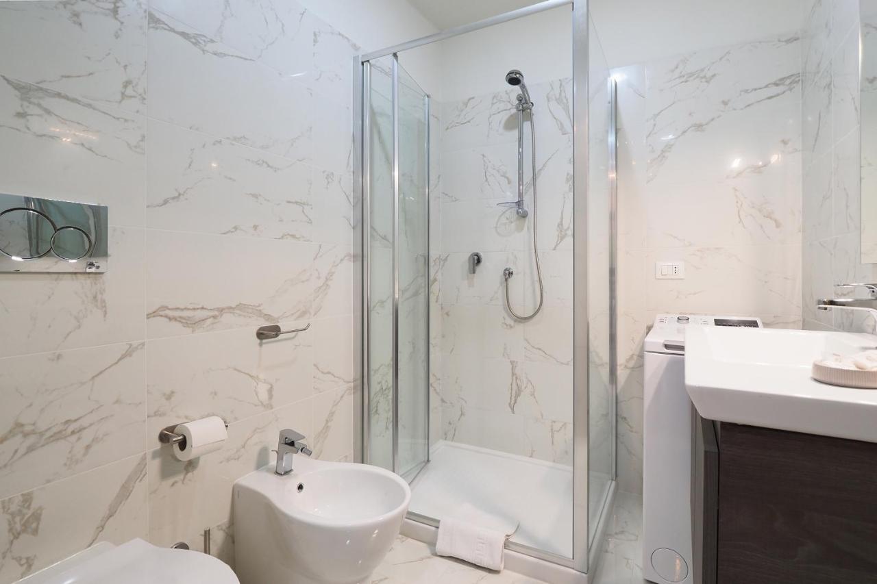 Duomo Luxury Apartment - One Bed มิลาน ภายนอก รูปภาพ