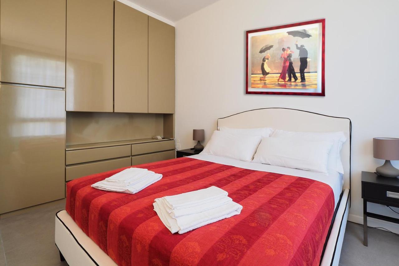 Duomo Luxury Apartment - One Bed มิลาน ภายนอก รูปภาพ